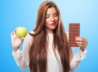 3 estrategias para adelgazar comiendo chocolate - Estoy Saludable AAAAABJRU5ErkJggg== Estoy Saludable - Contenidos e inteligencia artificial para tu salud 3 estrategias para adelgazar comiendo chocolate